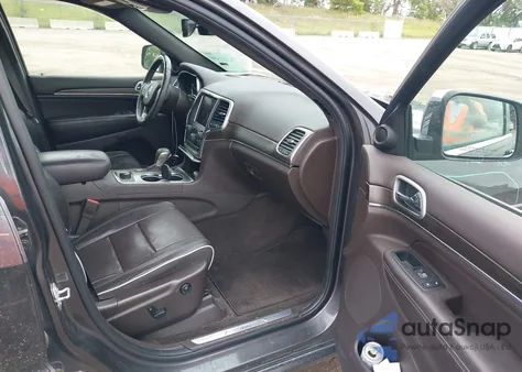 2018 Jeep Grand Cherokee Overland z USA, uszkodzony, nr VIN 1C4RJFCG7JC157816